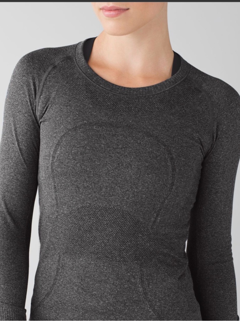 Lululemon Swiftly Tech Long Sleeve Crew in Heathered Black - Size 4 X33